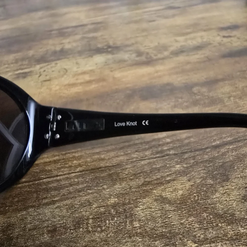Nicole Miller Love Knot Black Sunglasses